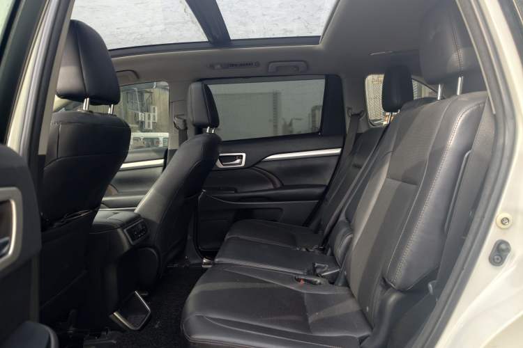 Used Toyota Highlander 2015 2.0T Four-Wheel Drive Luxury Edition 7-Seater