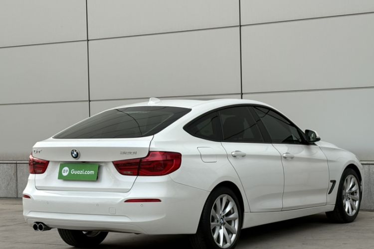 Used BMW 3 Series GT 2018 320i Sport Edition Exterior 4