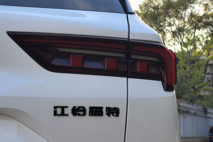 Used Ford Equator Sport 2023 Edge EcoBoost 170 Light & Shadow
