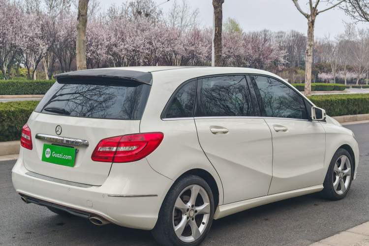 Used Mercedes-Benz B-Class 2012 B 200 Exterior 4
