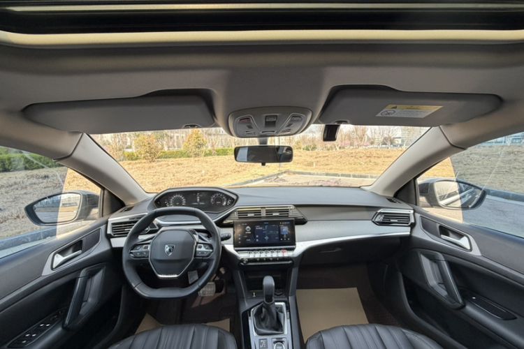 Used Peugeot 408 2022 1.6T Light-Chasing Edition Interior 1