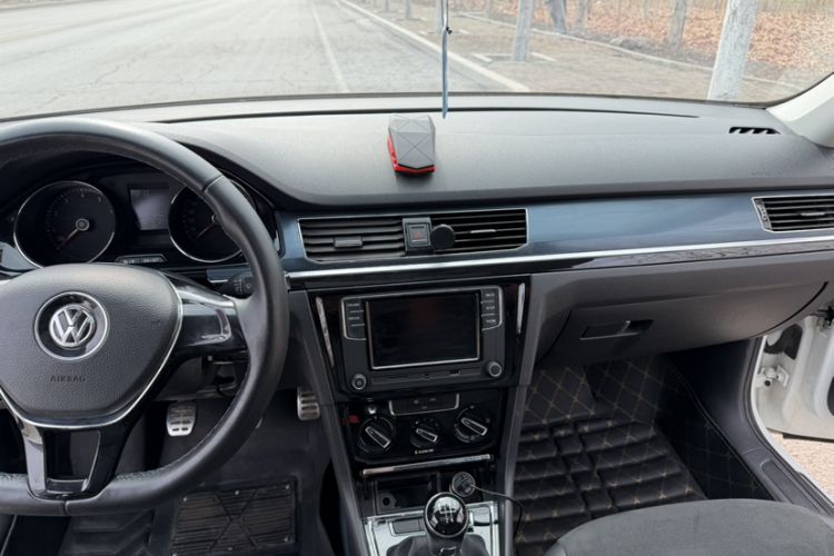 Used Volkswagen Bora 2017 1.6L Manual Two-Millionth-Vehicle Commemorative Edition
