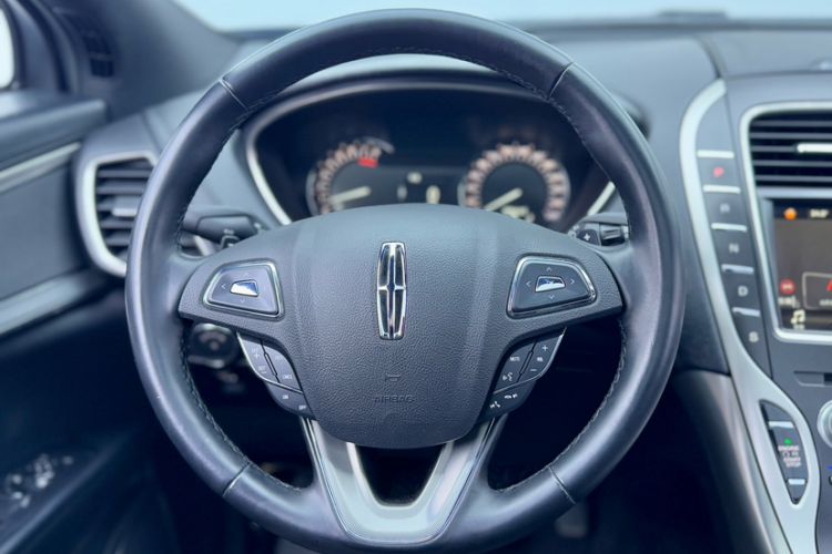 Used Lincoln MKX 2018 2.0T Two-Wheel Drive Deluxe Edition