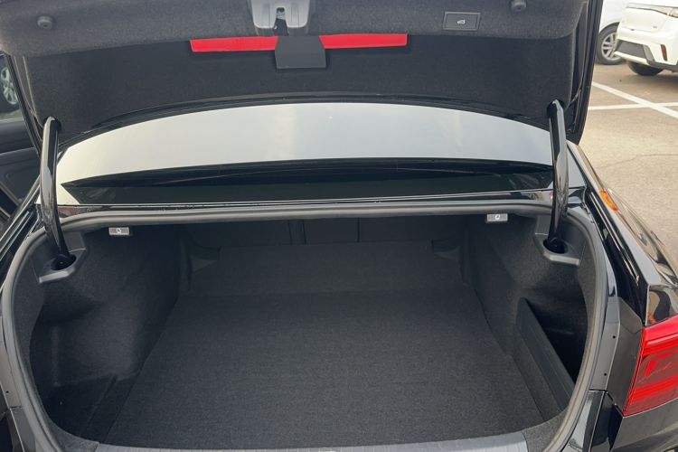 Used Volkswagen Magotan 2020 330TSI DSG Luxury Edition Trunk