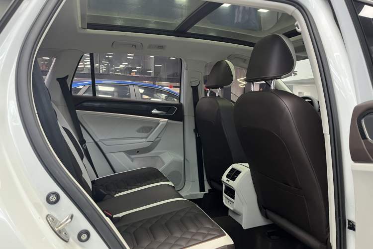 Used Volkswagen Tayron 2023 280TSI Two-Wheel-Drive Luxury Plus Advanced Version Interior 7