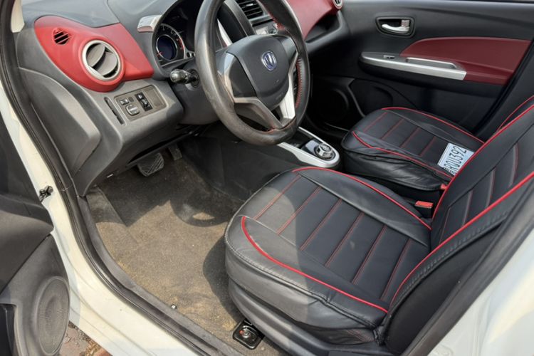 Used CHANGAN Benni 2015 1.4L IMT Luxury Model China V Standard
