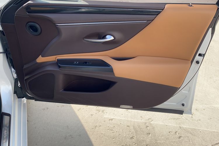 Used Lexus ES 2018 200 Excellence Edition China V Standard Interior 6