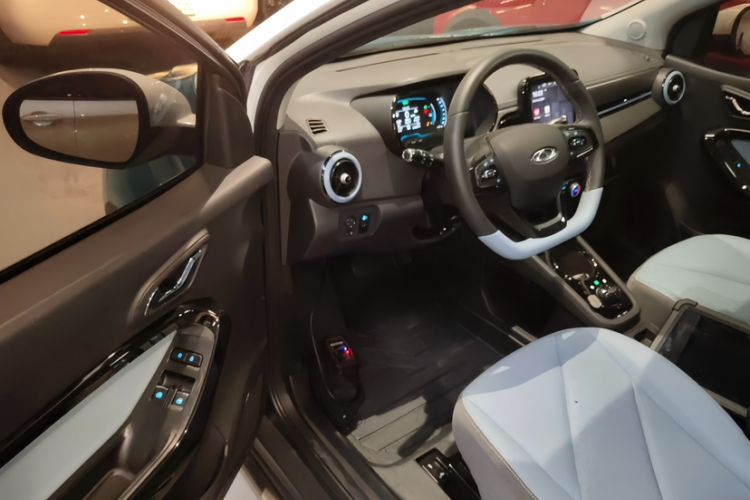 Used Chery New Energy Little Ant 2022 Revised Version Sweet Pink Edition Half-Sugar Version Lithium Iron Phosphate 30.7 kWh 30 kW 301 km