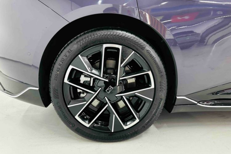 Used Avatr 06 2025 Ultra Pure Electric Edition Exterior 5