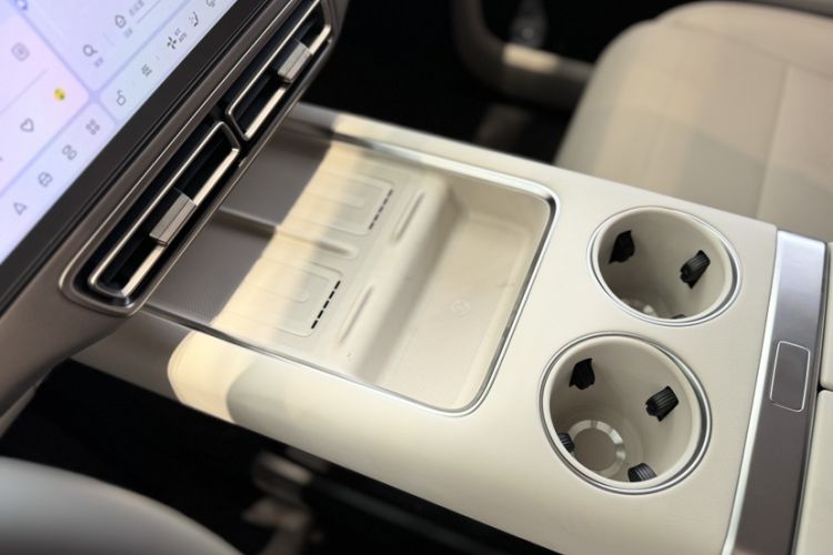 Used Li Auto MEGA 2024 Ultra Model