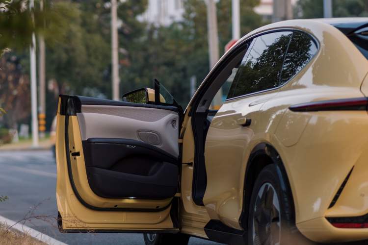 Used IM LS7 2023 90 kWh Elite Rear-Drive Version