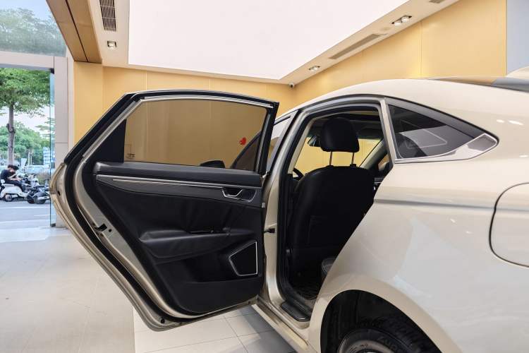 Used Geely Auto Emgrand GL 2018 1.4T DCT Elite Smart Connectivity Version
