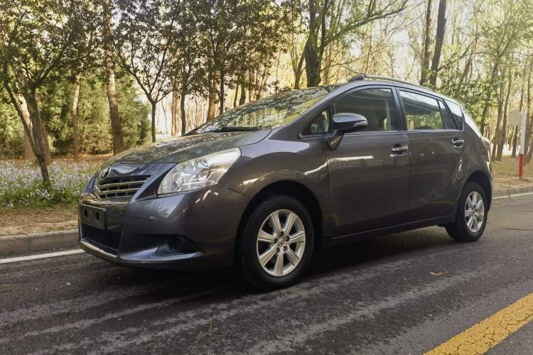 Used Toyota Verso 2014 Starlight 180E CVT Elite Edition