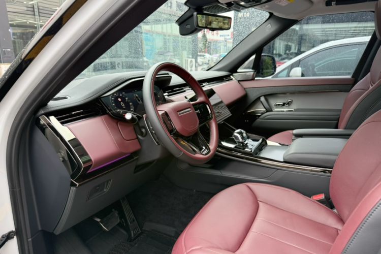 Used Land Rover Range Sport 2024 400PS Dynamic HSE Interior 4