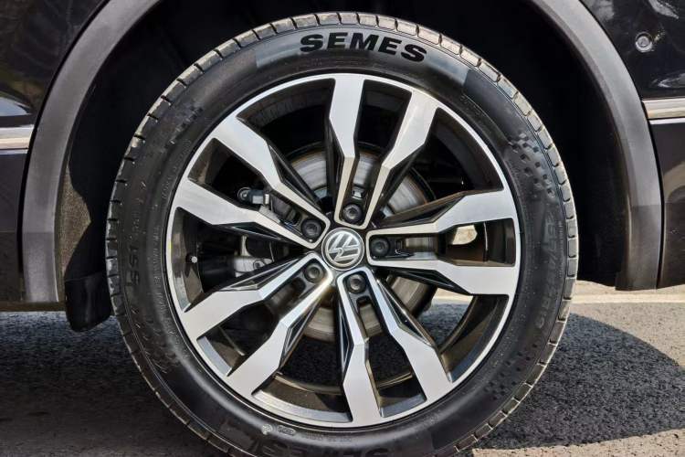 Used Volkswagen Tiguan L 2020 330TSI Automatic Two-Wheel Drive R-Line Flagship Version China VI Standard