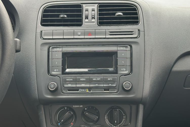 Used Volkswagen Polo 2016 1.4L Manual Fashion Model
