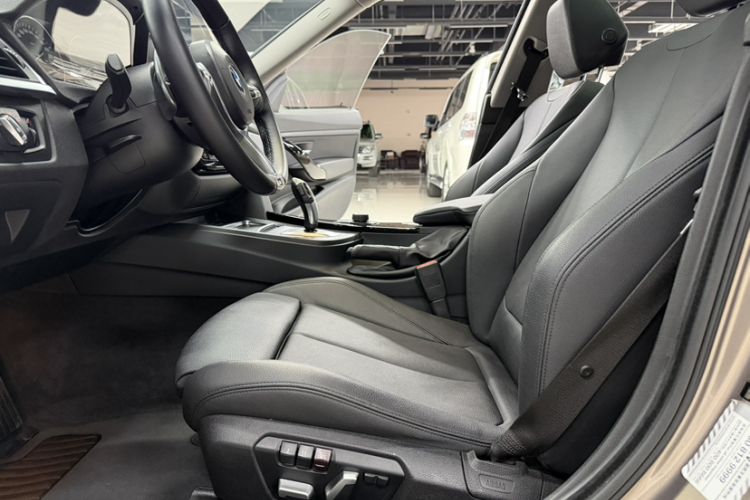 Used BMW 3 Series GT 2018 320i Sport Edition