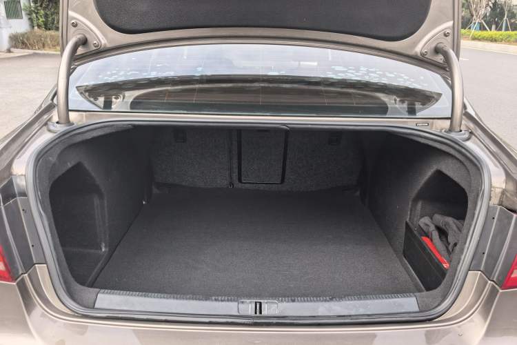 Used Volkswagen Magotan 2015 1.8TSI Advanced Model
