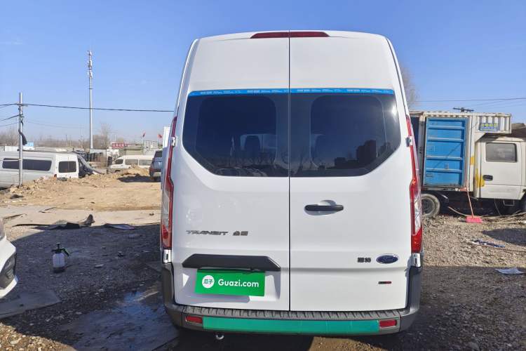 Used Ford Transit 2019 2.0T Diesel Multi-Purpose Commercial Vehicle Mid-Drive Mid-Roof 6-Seater China VI Standard