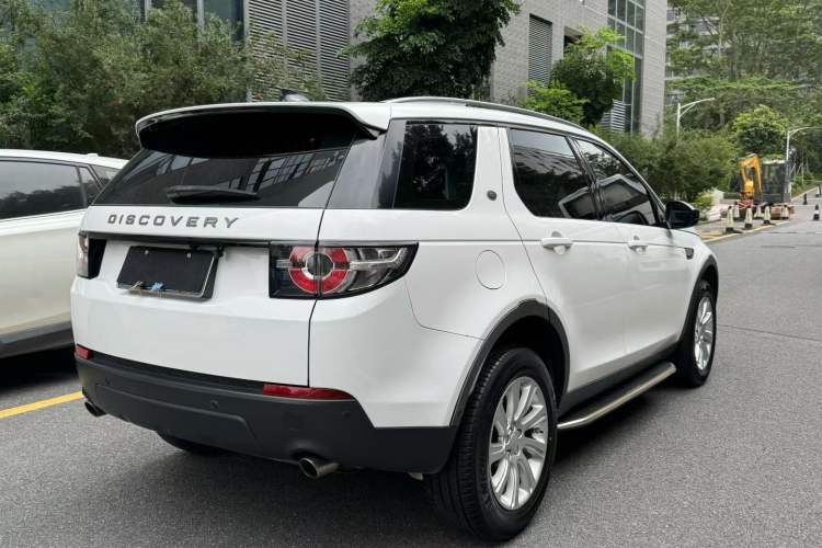 Used Land Rover Discovery Sport 2018 200 PS PURE Edition Exterior 6