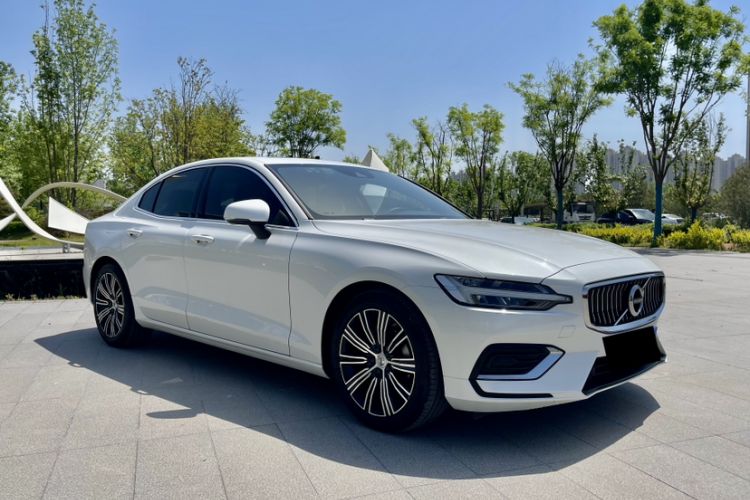 Used Volvo S60 2022 B4 Zhiyuan Luxury Edition

