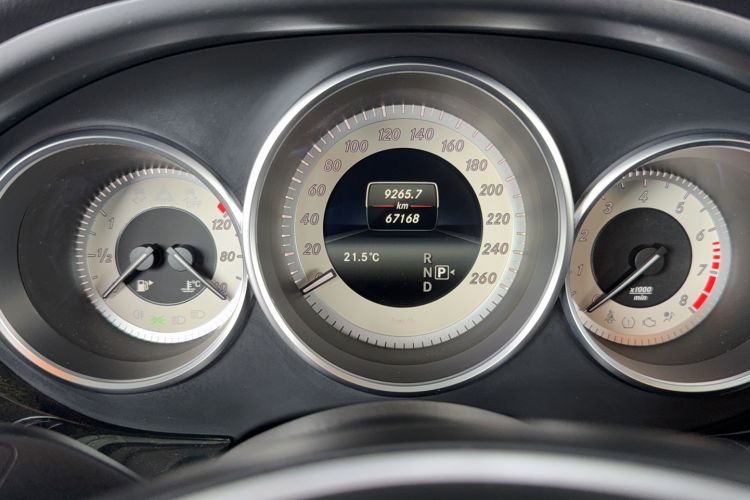 Used Mercedes-Benz CLS 2015 CLS 320 Odometer Close Up