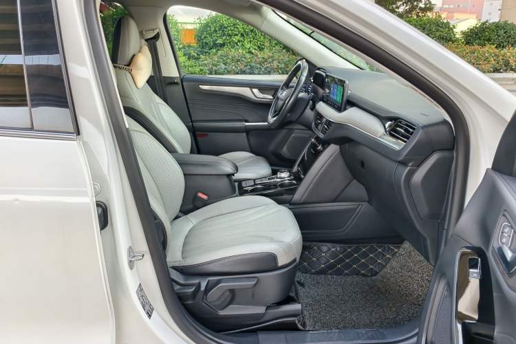 Used Ford Escape 2020 EcoBoost 245 Two-Wheel-Drive Titanium Edition