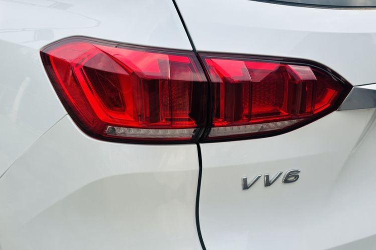 Used Wey VV6 2018 2.0T Four-Wheel Drive Flagship Version China V Standard
