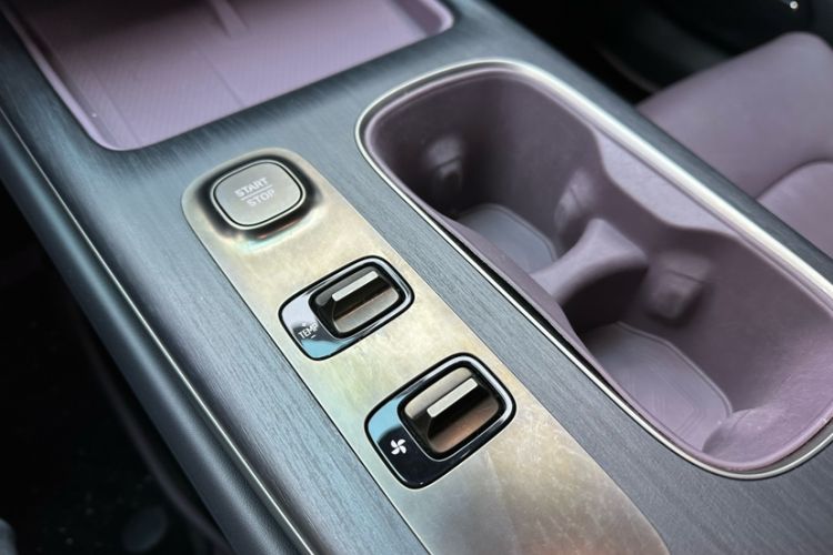 Used Xiaomi Auto SU7 2024 Rear-Drive Long-Range Intelligent Driving Version