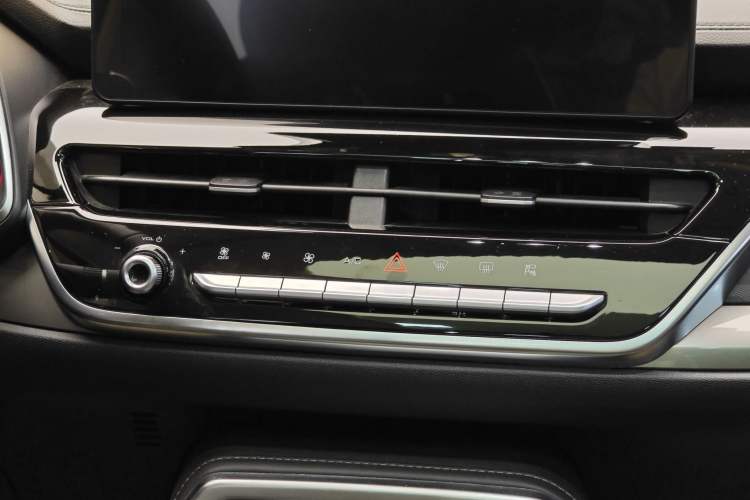 Used Haval H6 2021 National Trend Edition 2.0 GDIT Automatic Champion Version Audio And AC Panel