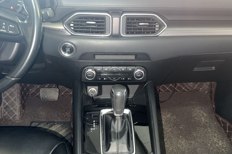 Used Mazda CX-5 2017 2.0L Automatic 2WD ZhiShang Trim China V Standard Audio And AC Panel