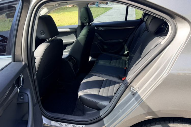 Used Skoda Octavia 2017 TSI280 DSG Smart Drive Edition Interior 3