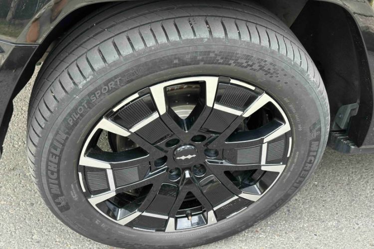 Used Formula Leopard Leopard 8 2025 Smart & Brave Flagship Edition 7 Seats