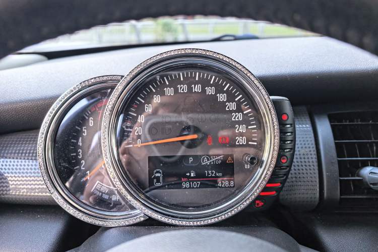 Used MINI 2014 1.5T COOPER Excitement Odometer Close Up