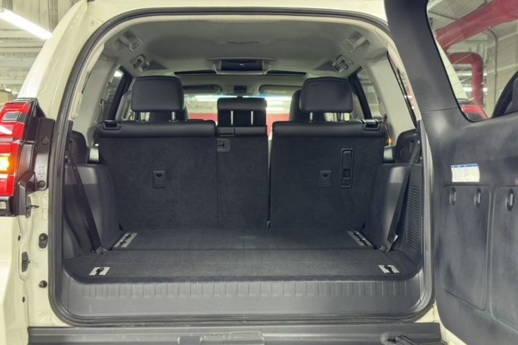 Used Toyota Prado 2018 3.5L Automatic TX-L NAVI with Rear-Mounted Spare Tire Interior 9