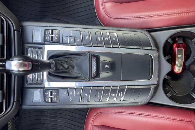 Used Porsche Macan 2018 Macan 2.0T
