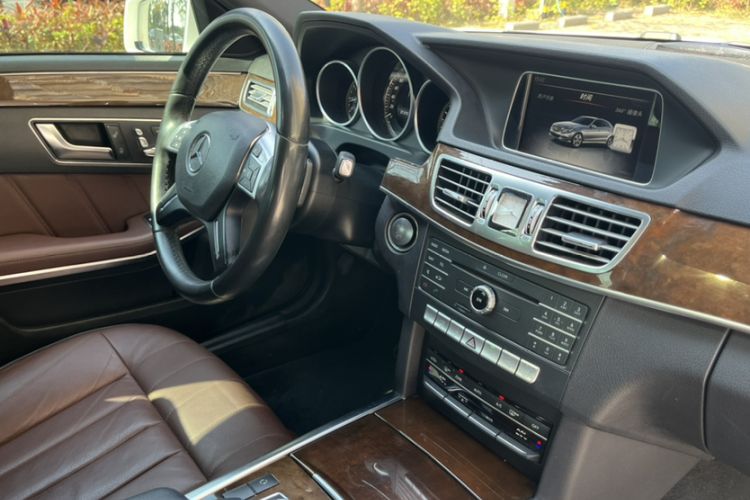 Used Mercedes-Benz E-Class 2015 E 260 L Luxury Model
