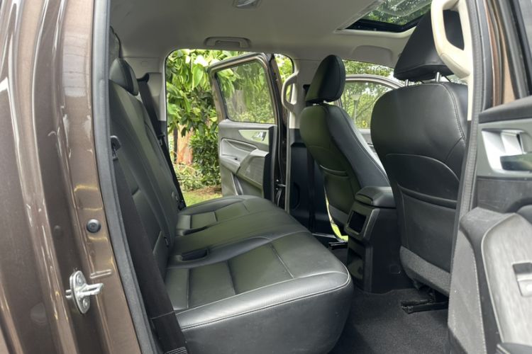 Used Great Wall Poer 2021 2.0T Commercial Version Automatic Diesel 4x4 Navigation-Ready Long-Box GW4D20M