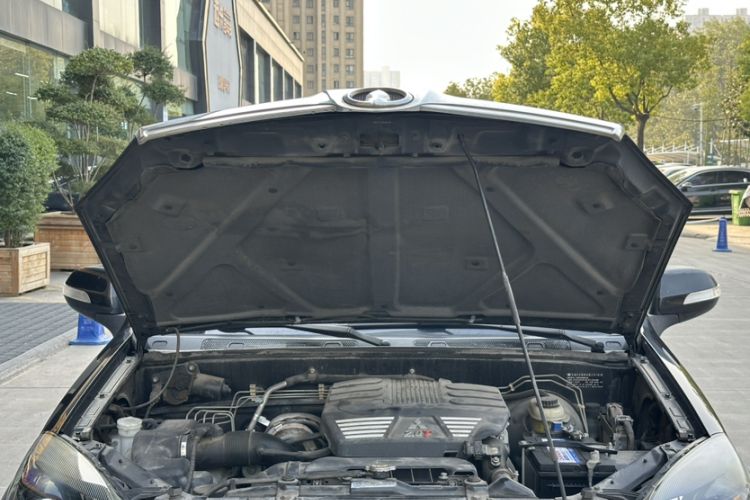 Used Haval H5 Classic 2013 Zhizun Edition 2.0T Manual 4x4 Prestige Model