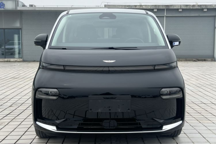 Used Geely Galaxy LEVC L380 2024 100 kWh 6-Seater Two-Wheel Drive Air
