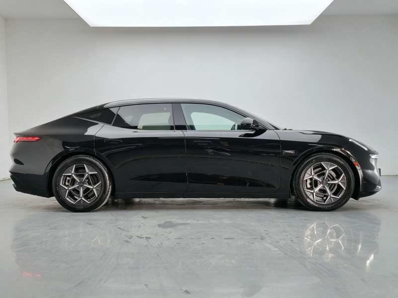 Used Lynk & Co Z10 2025 71 kWh 602 km Range Rear-Wheel Drive Pro — 34