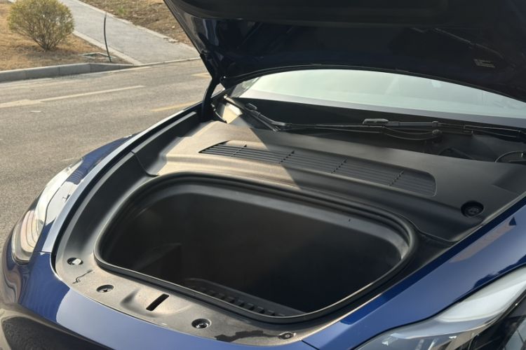 Used Tesla Model Y 2021 Long-Range All-Wheel-Drive Version