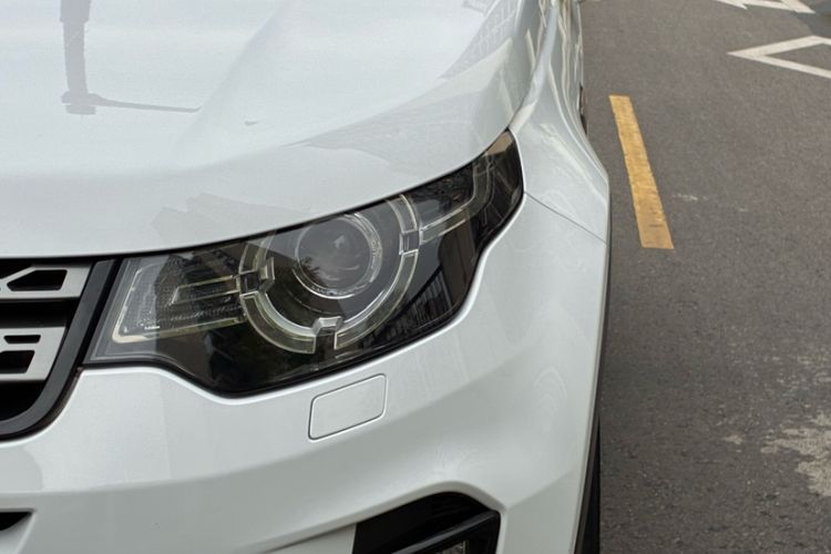 Used Land Rover Discovery Sport 2019 240 PS SE Version China VI Standard Exterior 3