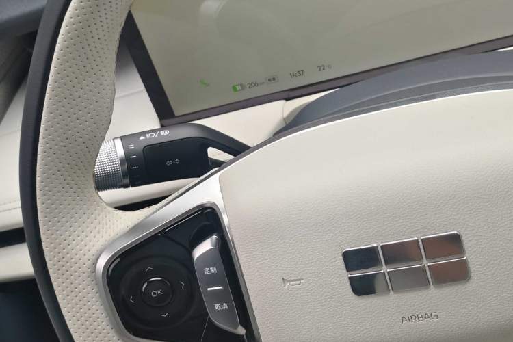 Used Geely Galaxy E8 2024 665 km Range Rear-Drive Starship Long-Range Version
