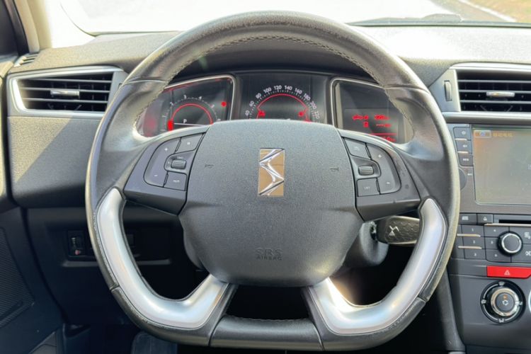 Used DS 5LS 2015 1.6T Comfort Edition THP160