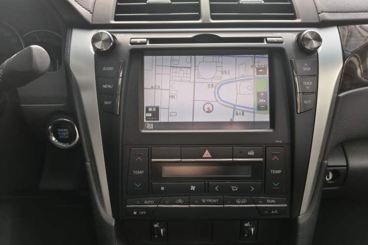 Used Toyota Camry 2015 2.5G Luxury Navigation Edition Audio And AC Panel