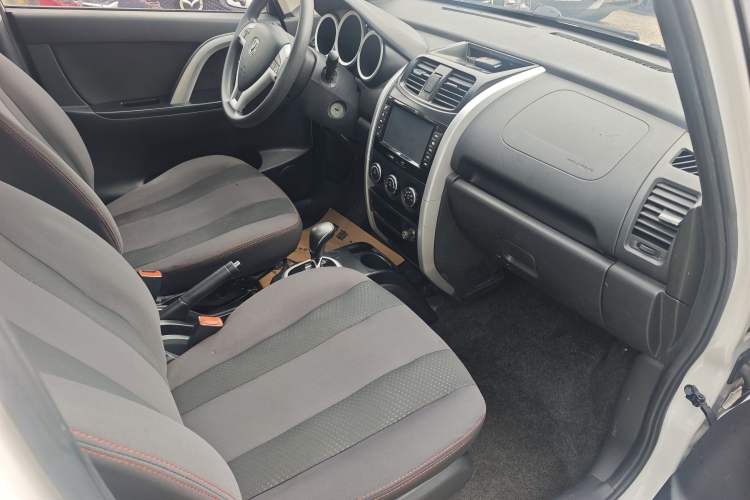 Used Changan CX20 2014 1.4L IMT Sunroof Navigation Version China V Standard