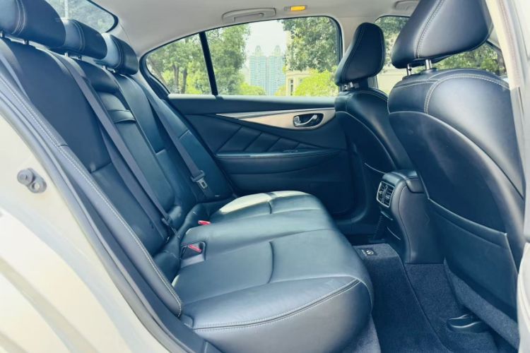 Used Infiniti Q50 2014 3.7L Comfort Edition Interior 11
