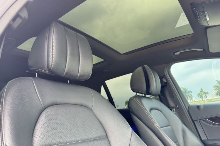 Used Mercedes-Benz GLC 2017 GLC 260 4MATIC Luxury Model
