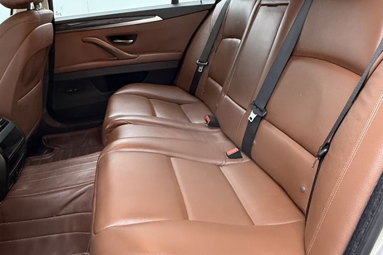Used BMW 5 Series 2014 520Li Elegant Model Interior 10